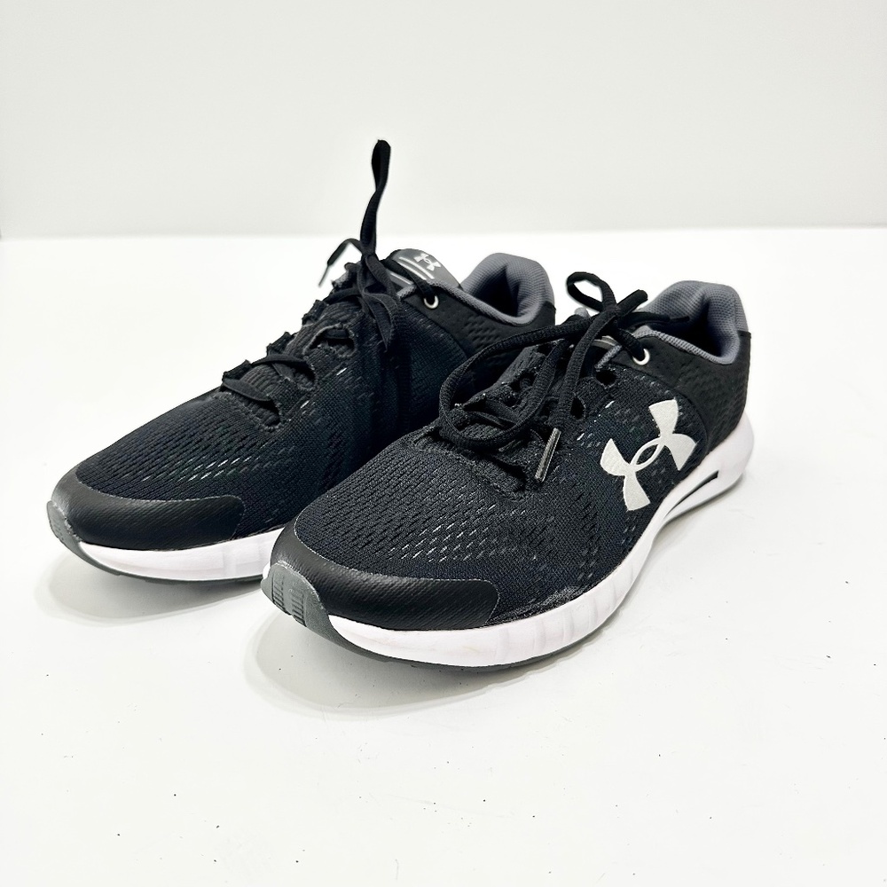 Under Armour Boys Running Shoes Size 6 Youth Black White Lace Up Sneakers